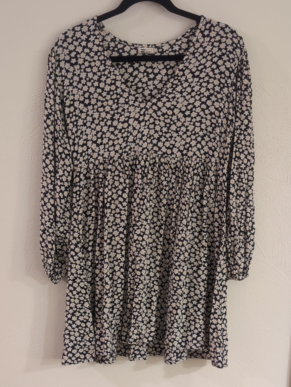 Billabong Floral V-Neck Long Sleeve Babydoll Dress - Black & White